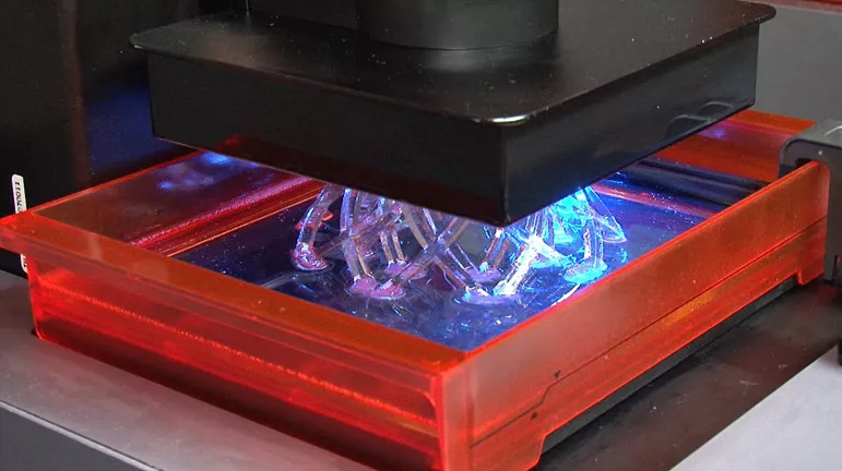 Трехмерная печать фотополимерами или как научиться работать с 3D принтером