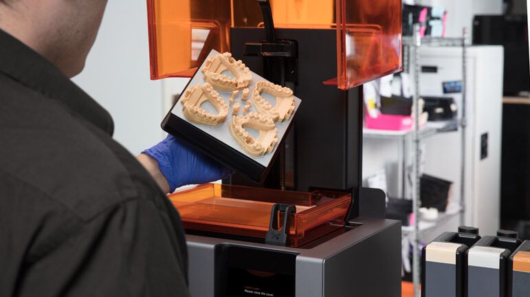 Получение трехмерной модели : 3d принтеры в стоматологии